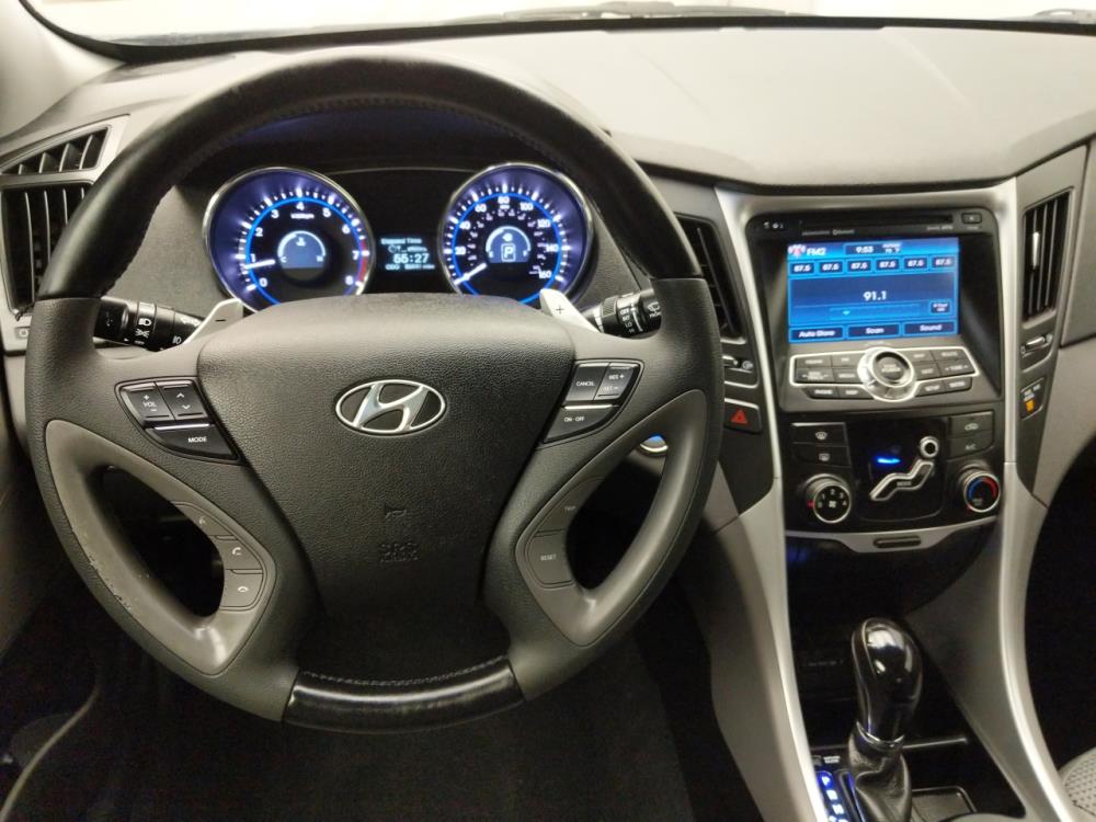 2011 Hyundai Sonata - Driver Dash