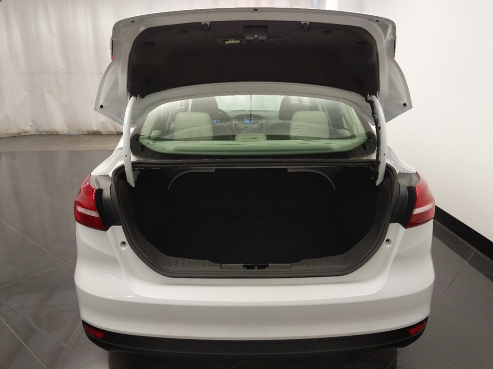 2016 Ford Focus - Trunk