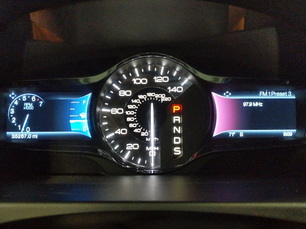 2015 Lincoln MKX - Odometer Close Up