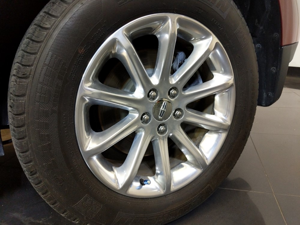 2015 Lincoln MKX - Wheel