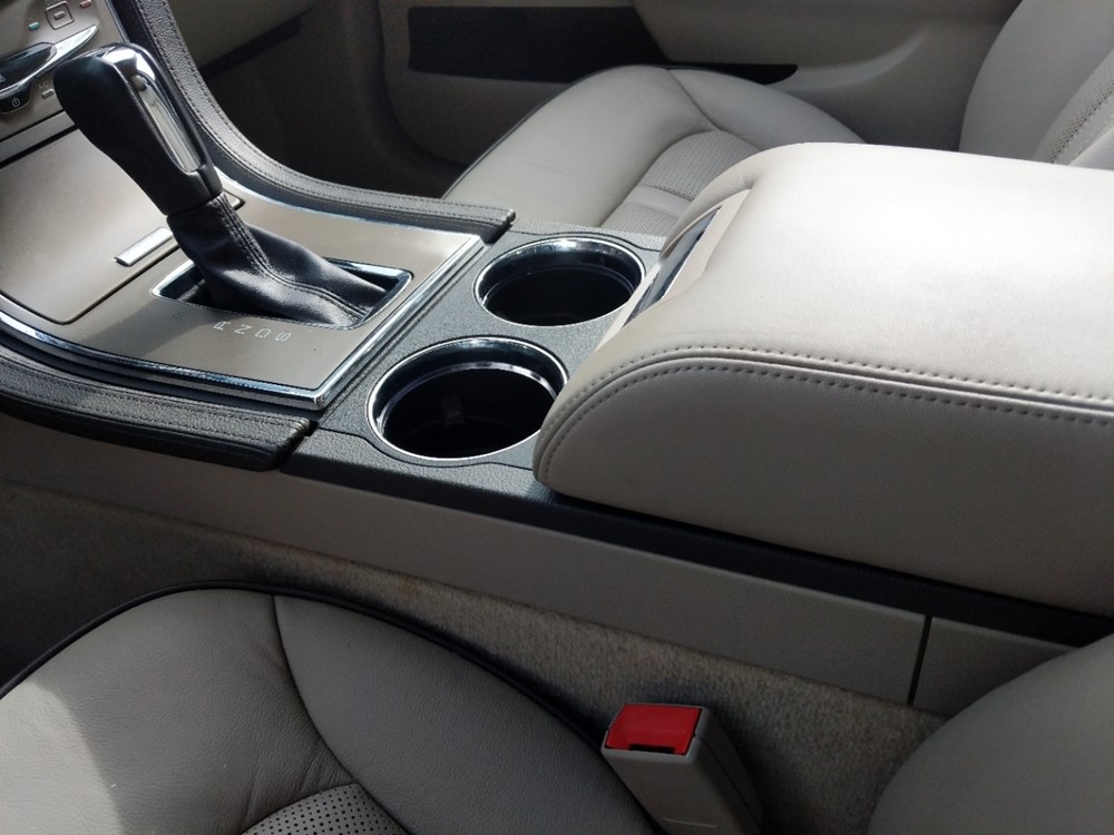 2015 Lincoln MKX - Center Console/Cup Holders