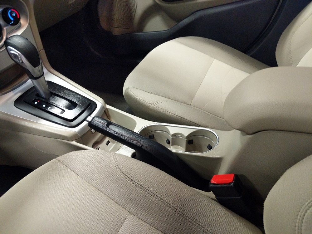 2017 Ford Fiesta - Center Console/Cup Holders