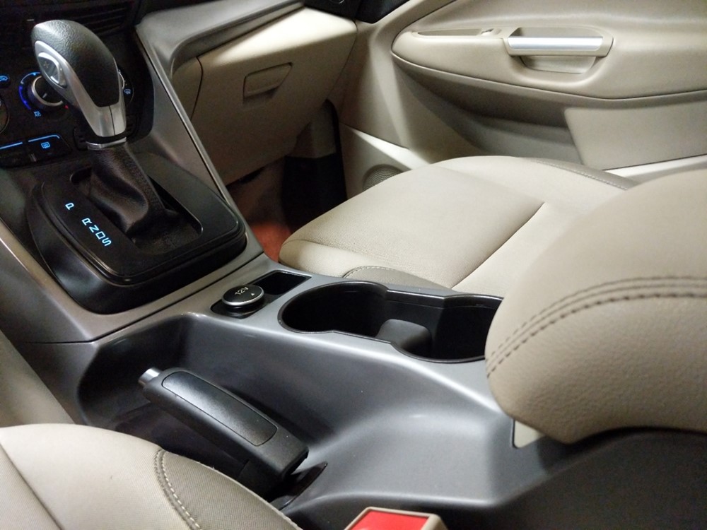 2016 Ford Escape - Center Console/Cup Holders