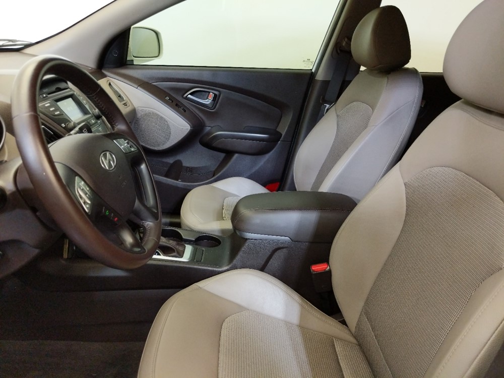2014 Hyundai Tucson - Driver Front Seat