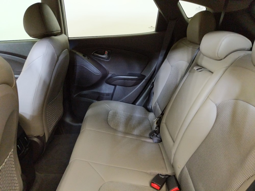 2014 Hyundai Tucson - Driver Rear Seat