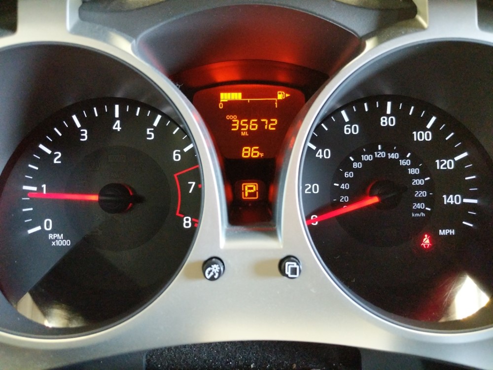 2017 Nissan JUKE - Odometer Close Up