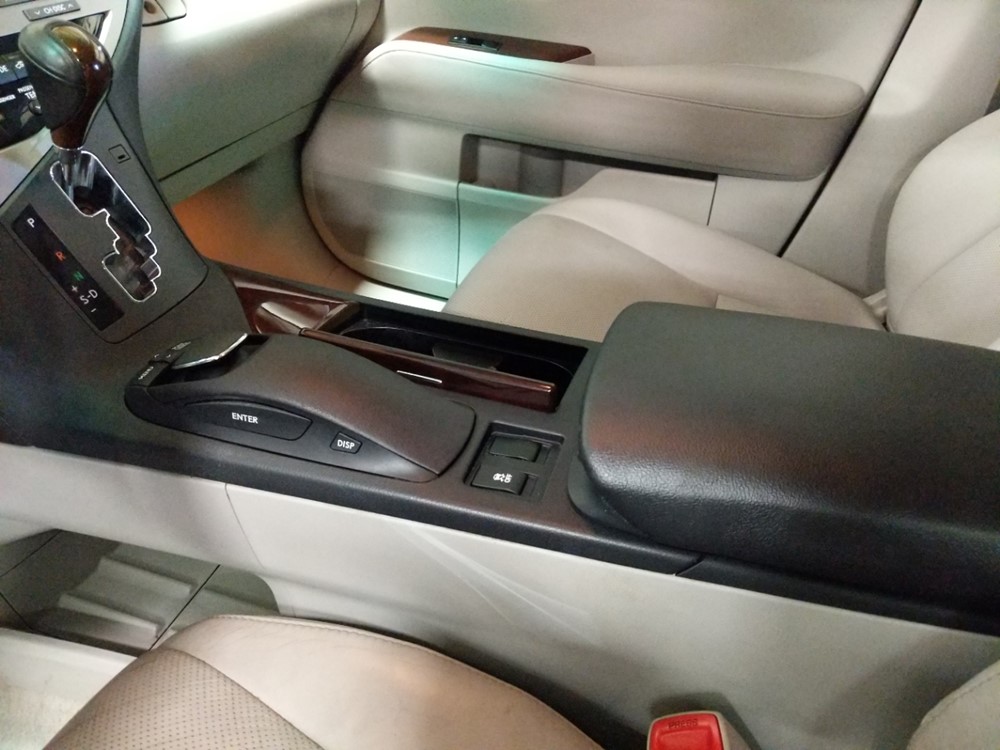 2010 Lexus RX 350 - Center Console/Cup Holders