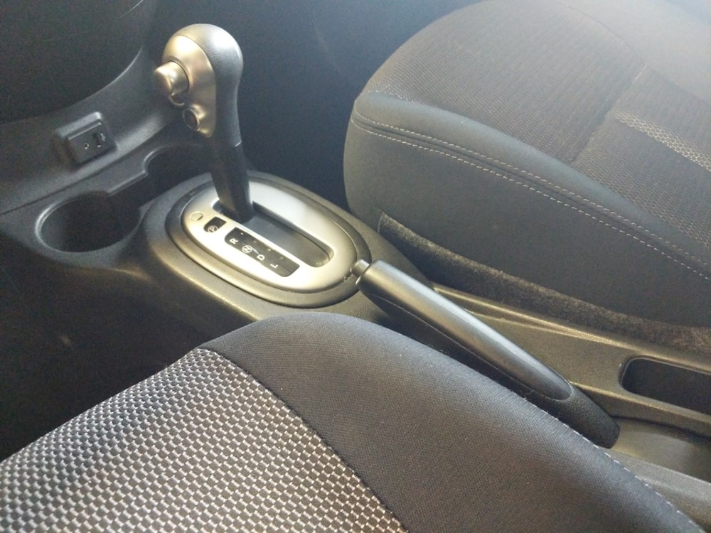 2017 Nissan Versa - Center Console/Cup Holders