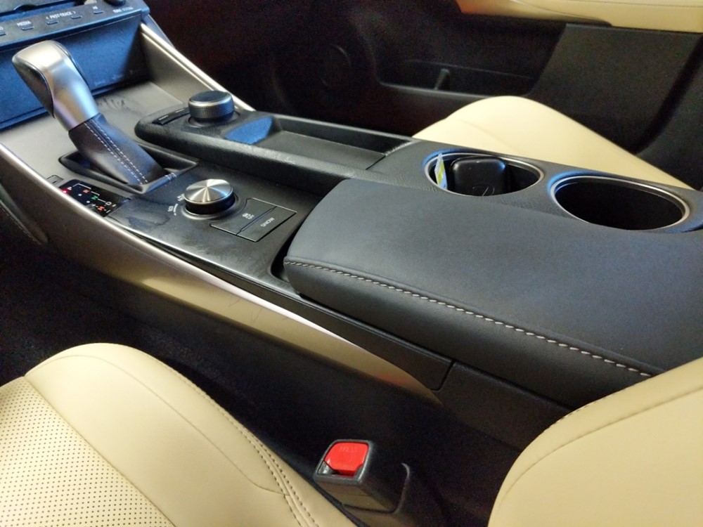 2016 Lexus IS 200t - Center Console/Cup Holders