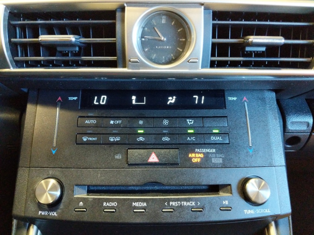 2016 Lexus IS 200t - Stereo Package
