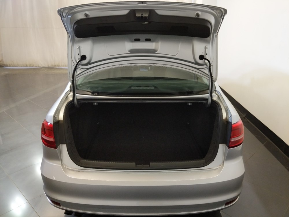 2015 Volkswagen Jetta - Trunk