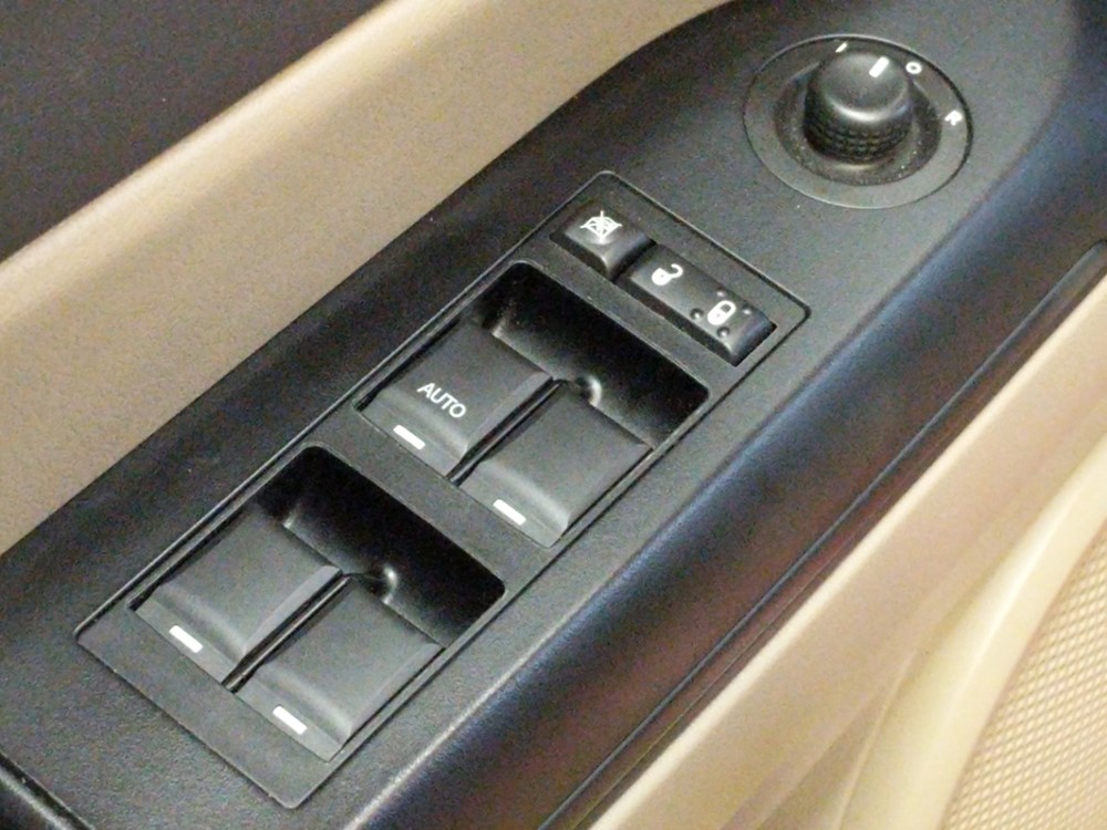 2014 Jeep Compass - Driver Power Windows/Lock Control