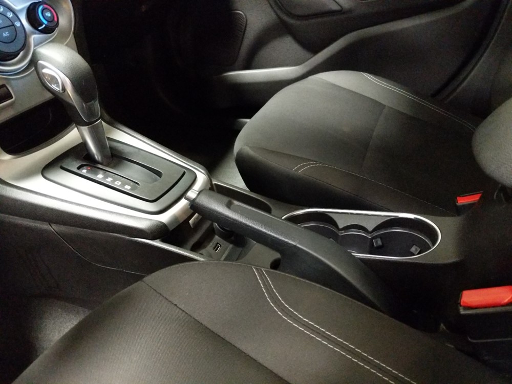 2017 Ford Fiesta - Center Console/Cup Holders