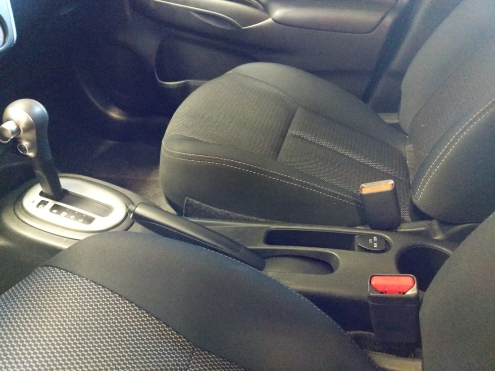 2017 Nissan Versa - Center Console/Cup Holders