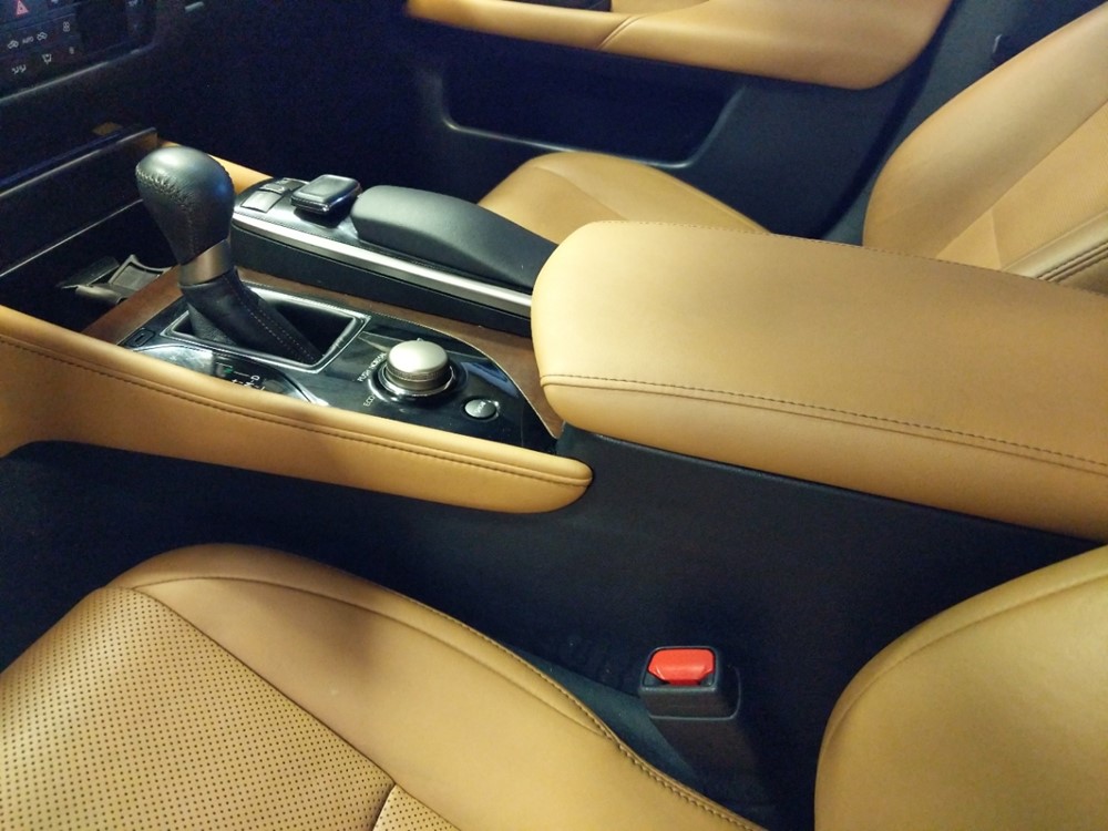 2015 Lexus GS 350 - Center Console/Cup Holders