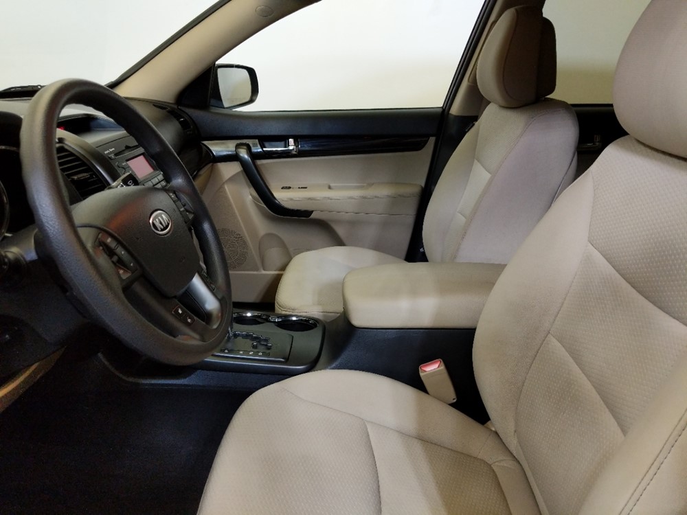 2012 Kia Sorento - Driver Front Seat