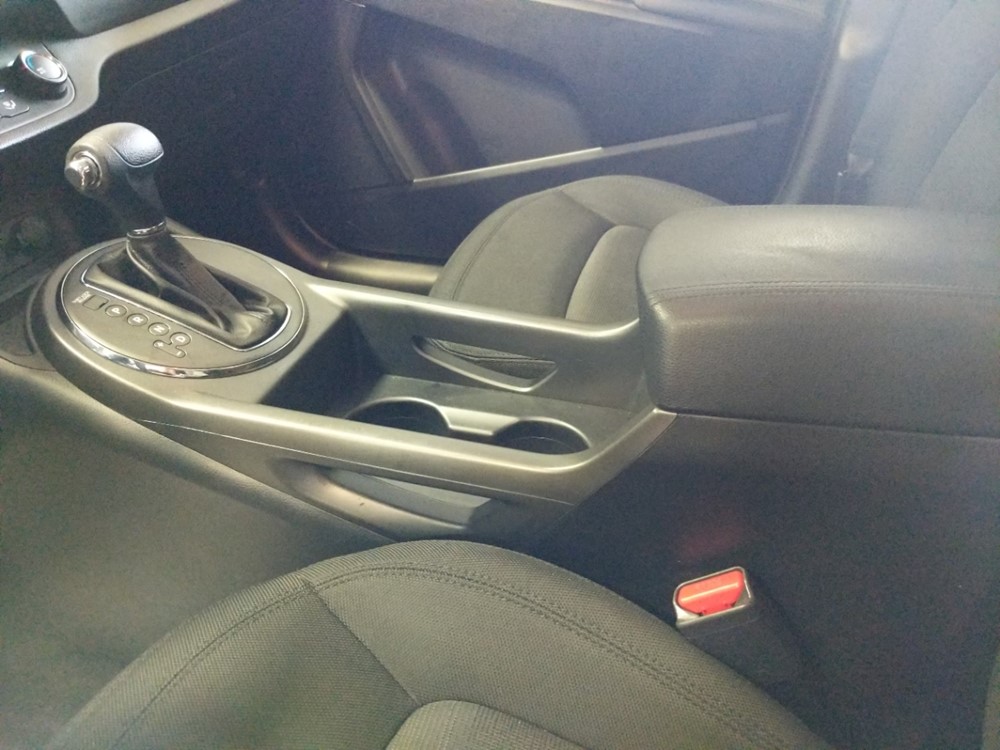 2012 Kia Sportage - Center Console/Cup Holders