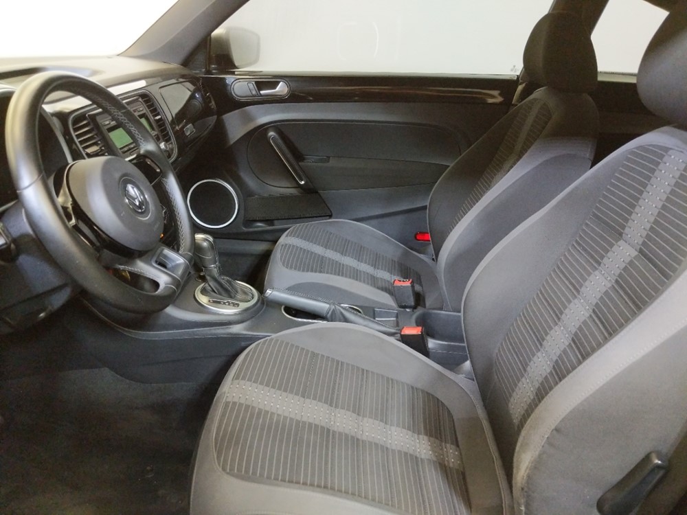 2012 Volkswagen Beetle - Driver Front Seat