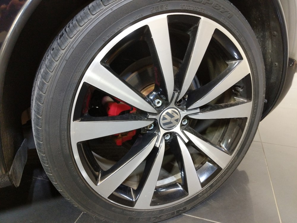2012 Volkswagen Beetle - Wheel