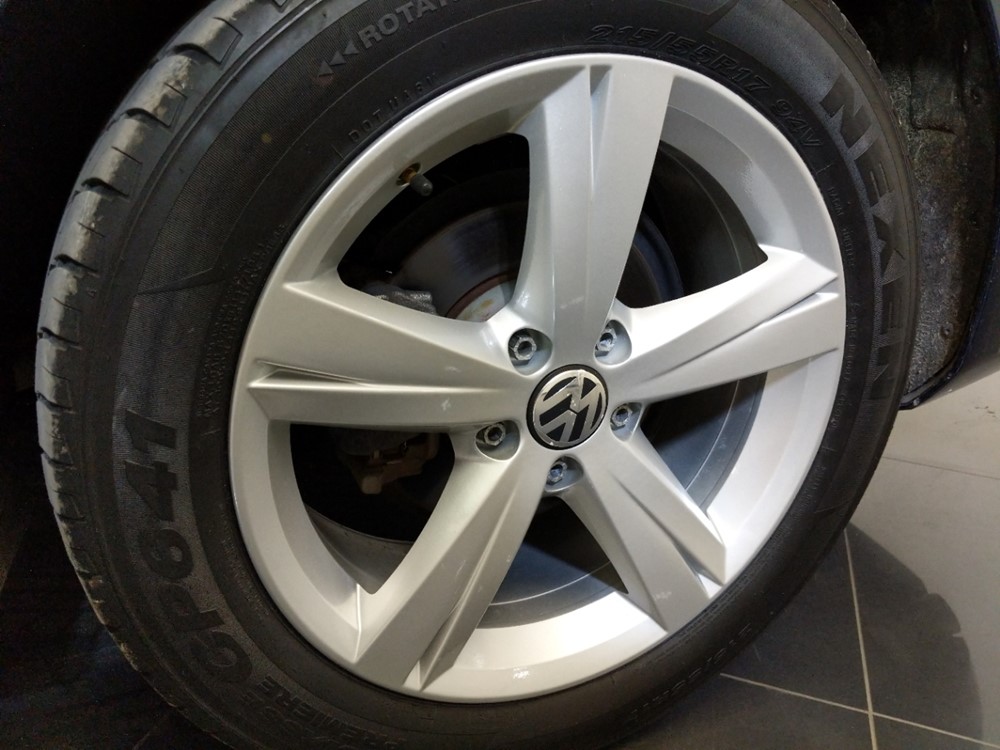 2012 Volkswagen Passat - Wheel