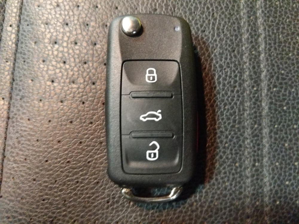 2012 Volkswagen Passat - Keys