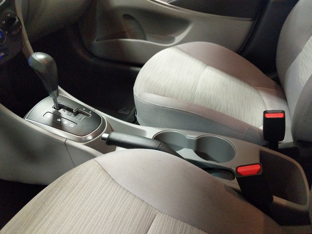 2017 Hyundai Accent - Center Console/Cup Holders