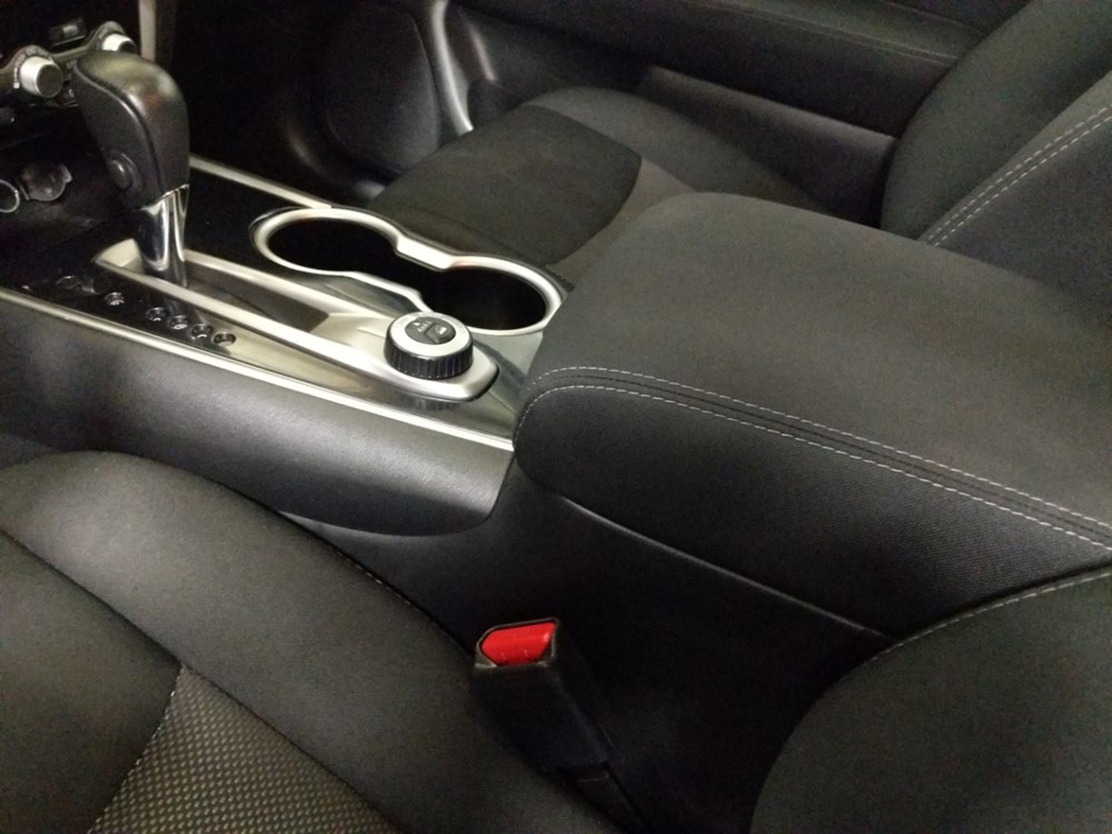 2017 Nissan Pathfinder - Center Console/Cup Holders
