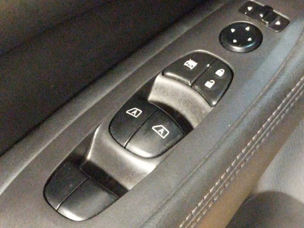 2015 Nissan Pathfinder - Driver Power Windows/Lock Control