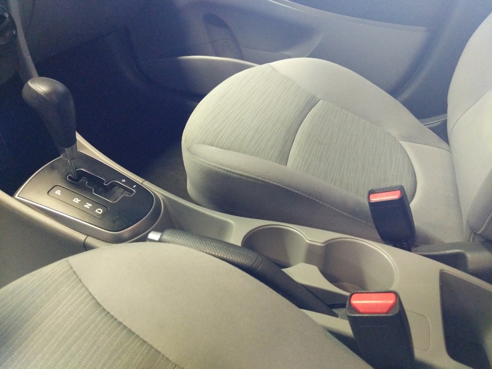 2017 Hyundai Accent - Center Console/Cup Holders