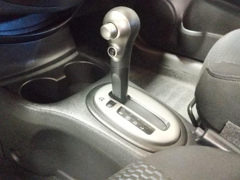 2016 Nissan Versa - Center Console/Cup Holders
