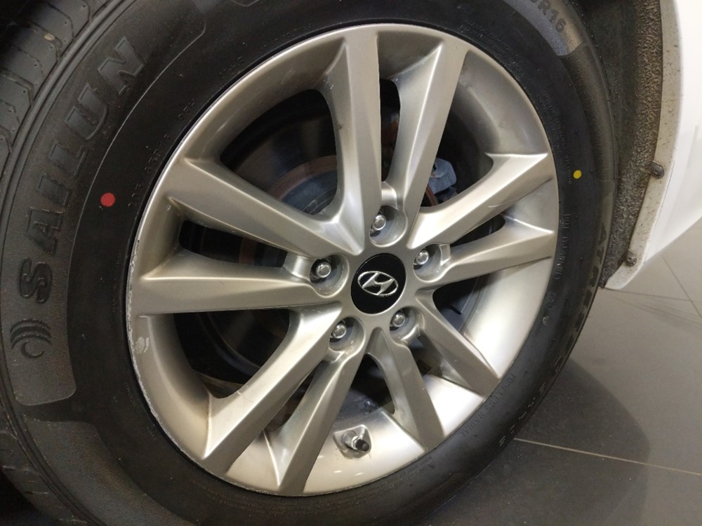 2013 Hyundai Sonata - Wheel