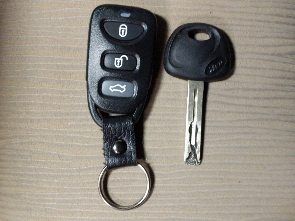 2013 Hyundai Sonata - Keys
