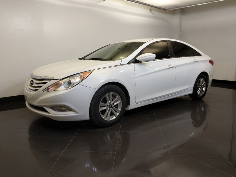 2013 Hyundai Sonata - Driver Front Bumper