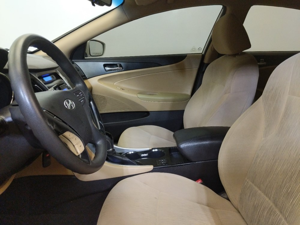 2013 Hyundai Sonata - Driver Front Seat