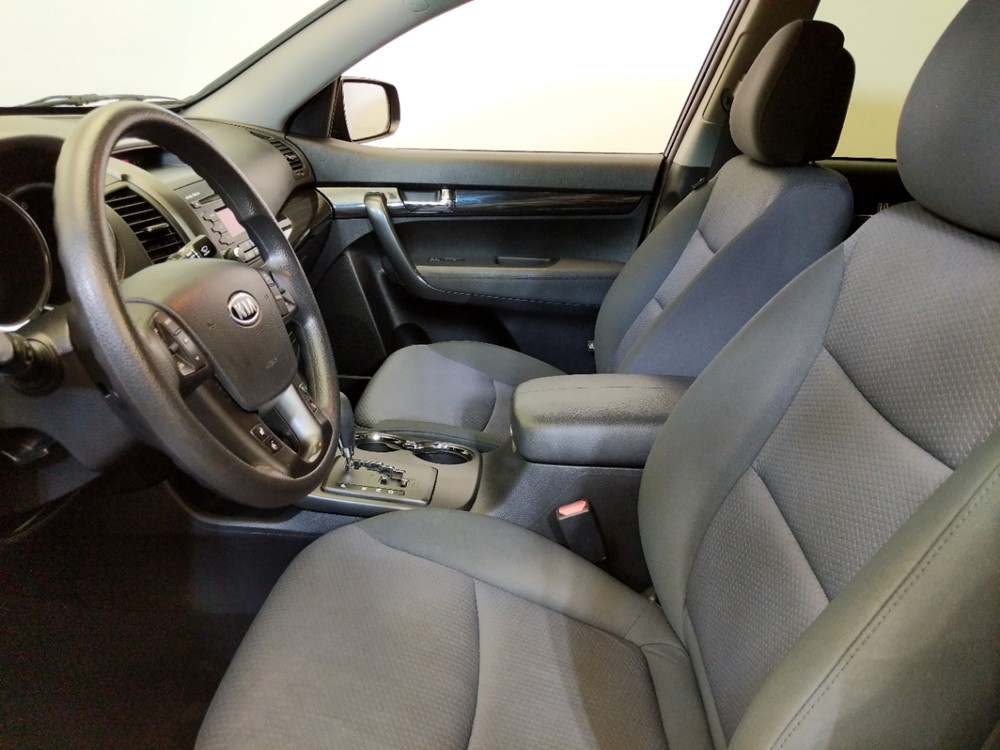 2012 Kia Sorento - Driver Front Seat