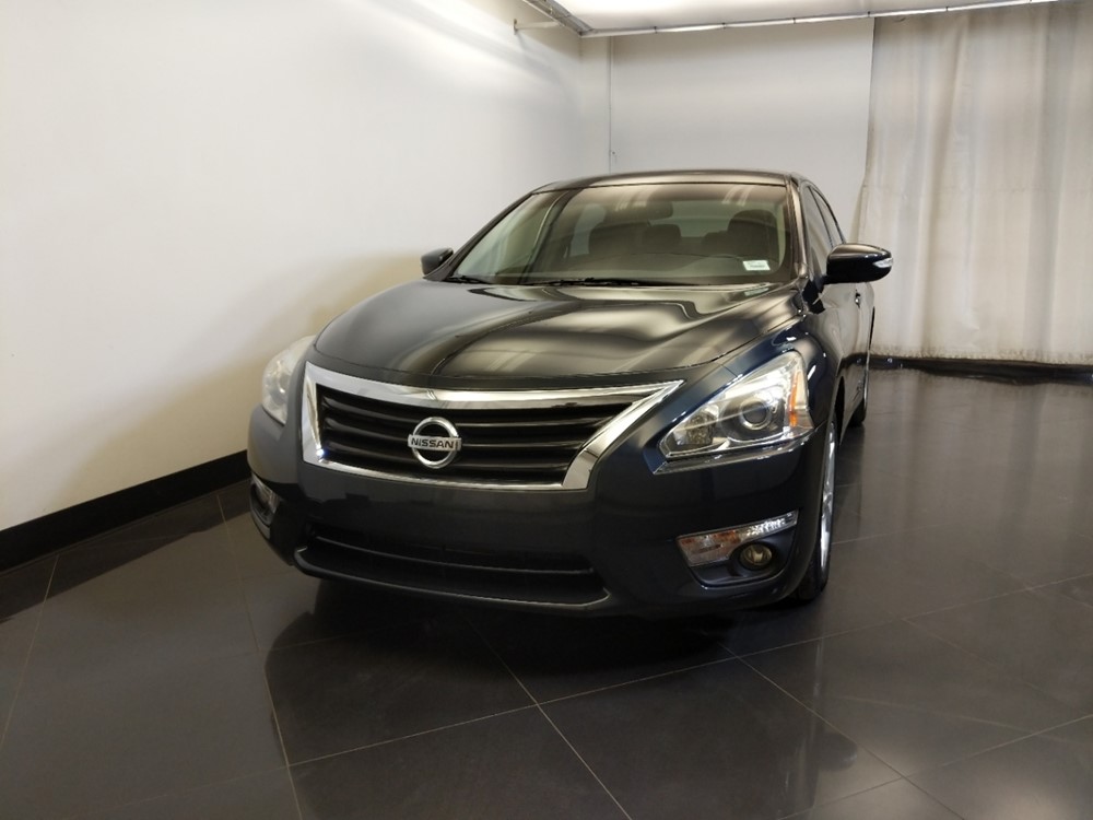 2013 Nissan Altima - Driver Front Hood