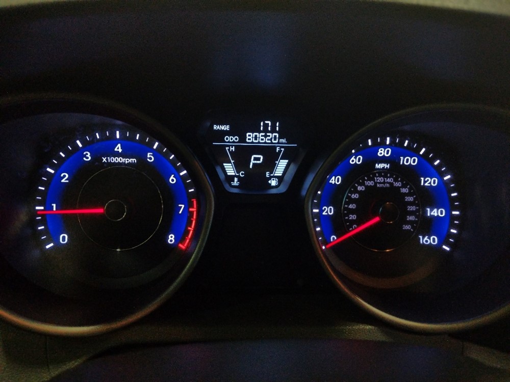 2013 Hyundai Elantra - Center Console/Cup Holders