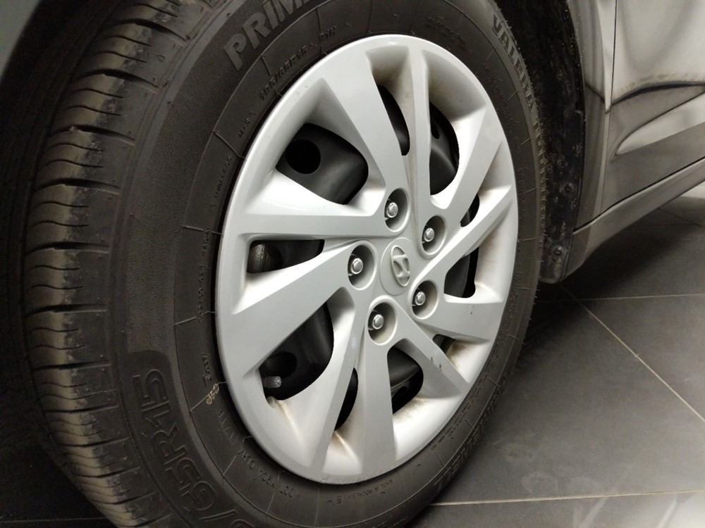 2017 Hyundai Elantra - Wheel