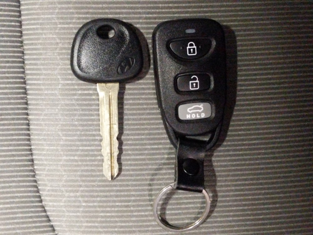 2017 Hyundai Elantra - Keys