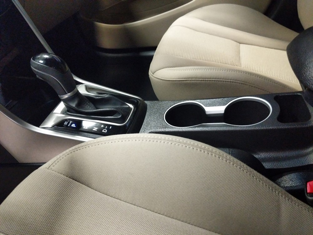 2013 Hyundai Elantra - Center Console/Cup Holders