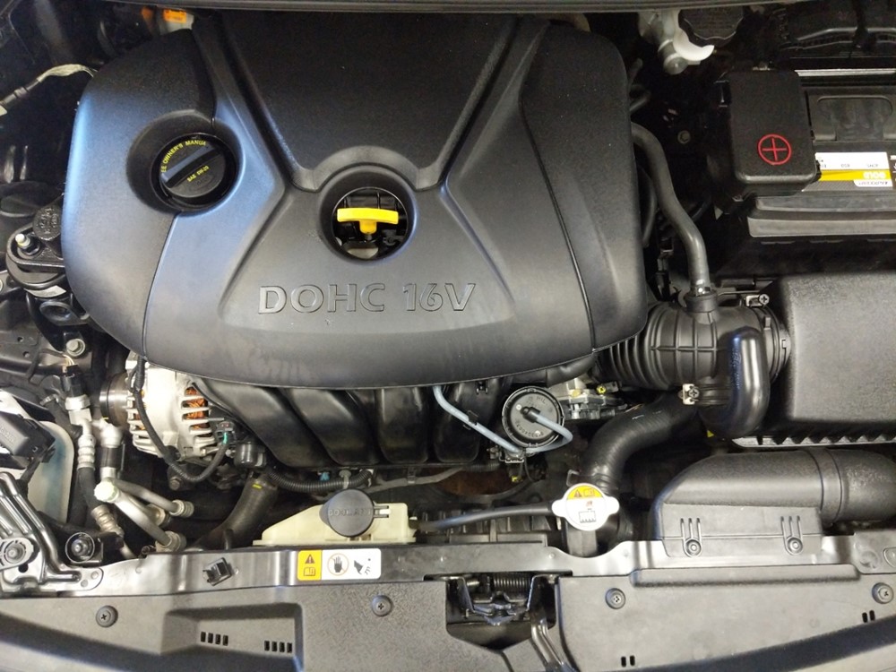 2013 Hyundai Elantra - Engine