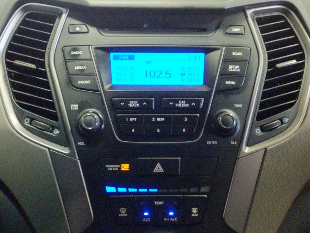 2013 Hyundai Santa Fe - Stereo Package