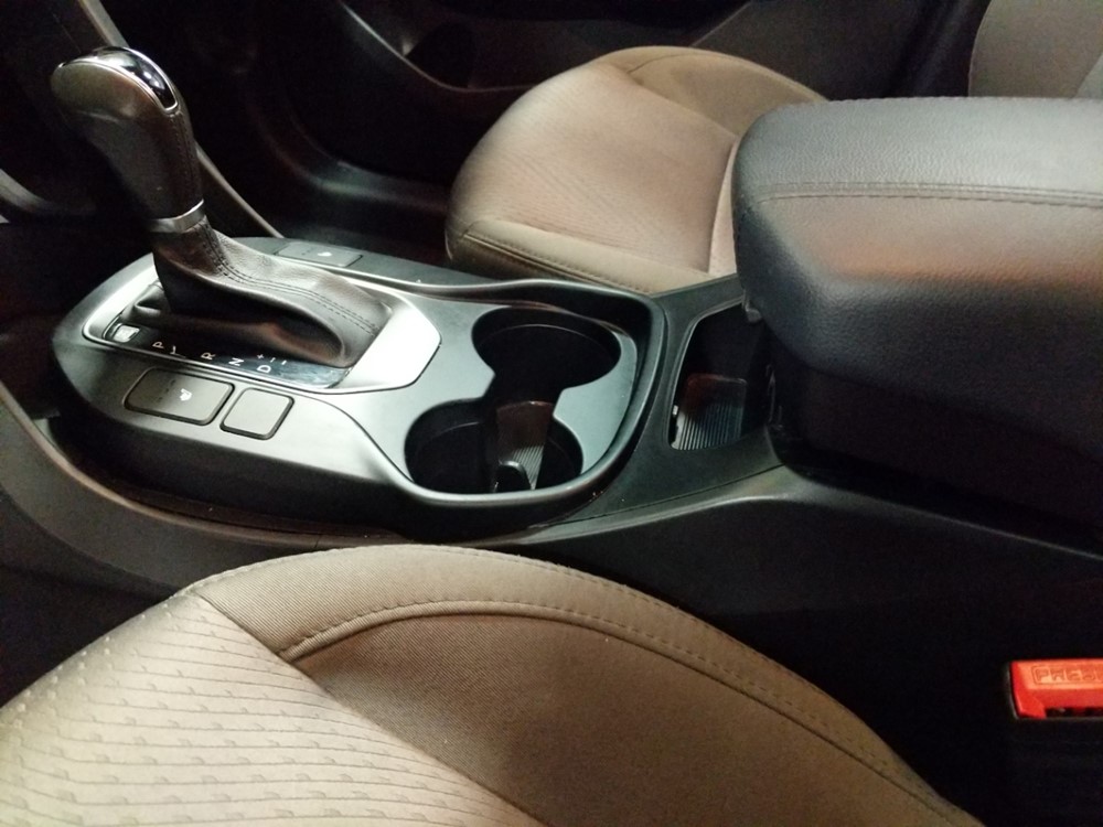 2013 Hyundai Santa Fe - Center Console/Cup Holders