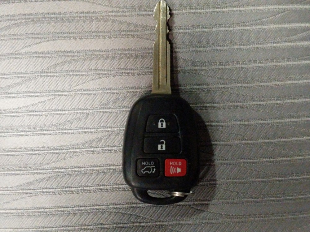 2015 Toyota Highlander - Keys