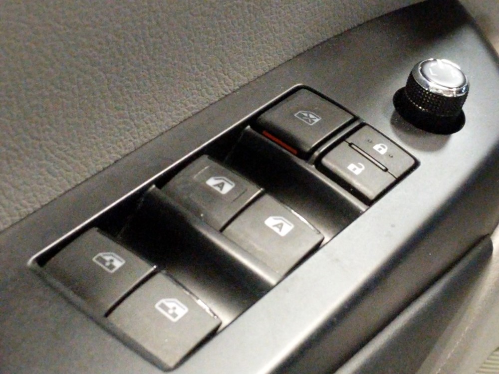 2015 Toyota Highlander - Driver Power Windows/Lock Control