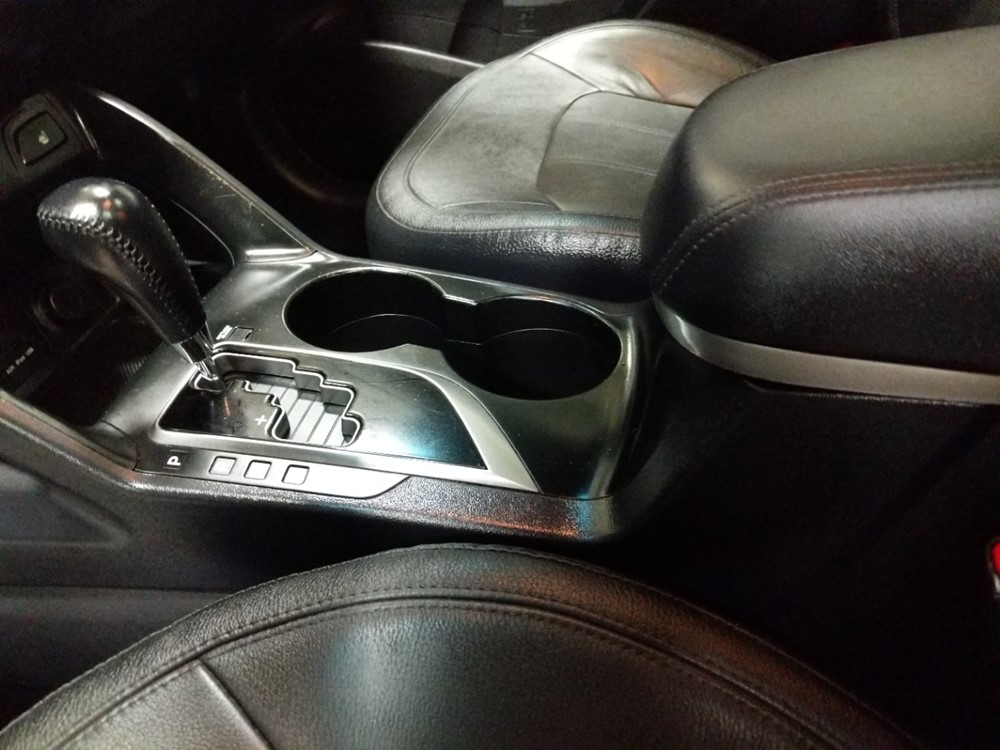 2012 Hyundai Tucson - Center Console/Cup Holders