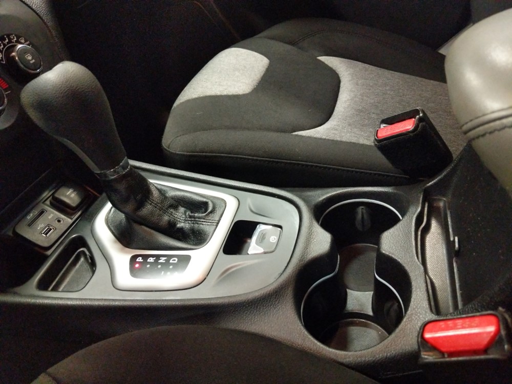 2014 Jeep Cherokee - Center Console/Cup Holders