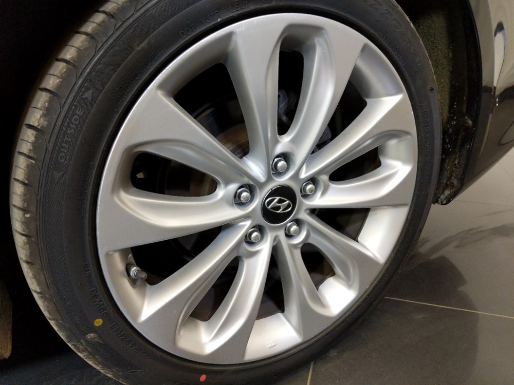 2011 Hyundai Sonata - Wheel
