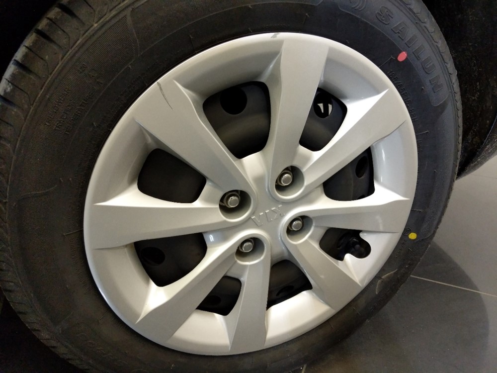 2015 Kia Rio - Wheel