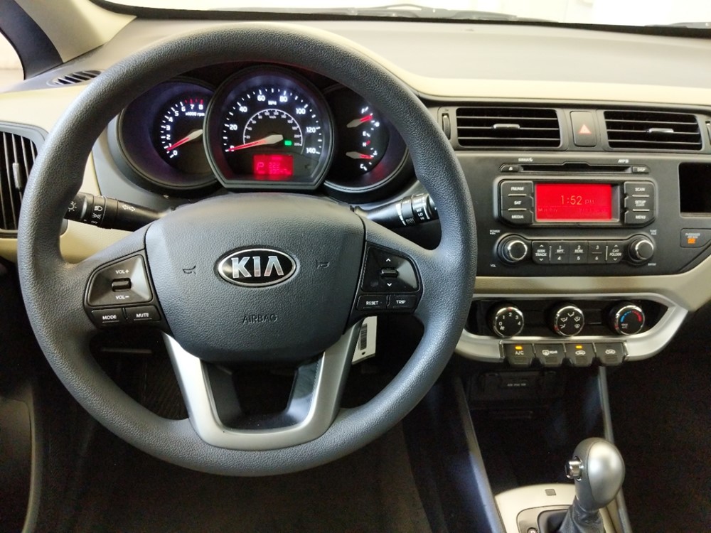 2015 Kia Rio - Driver Dash